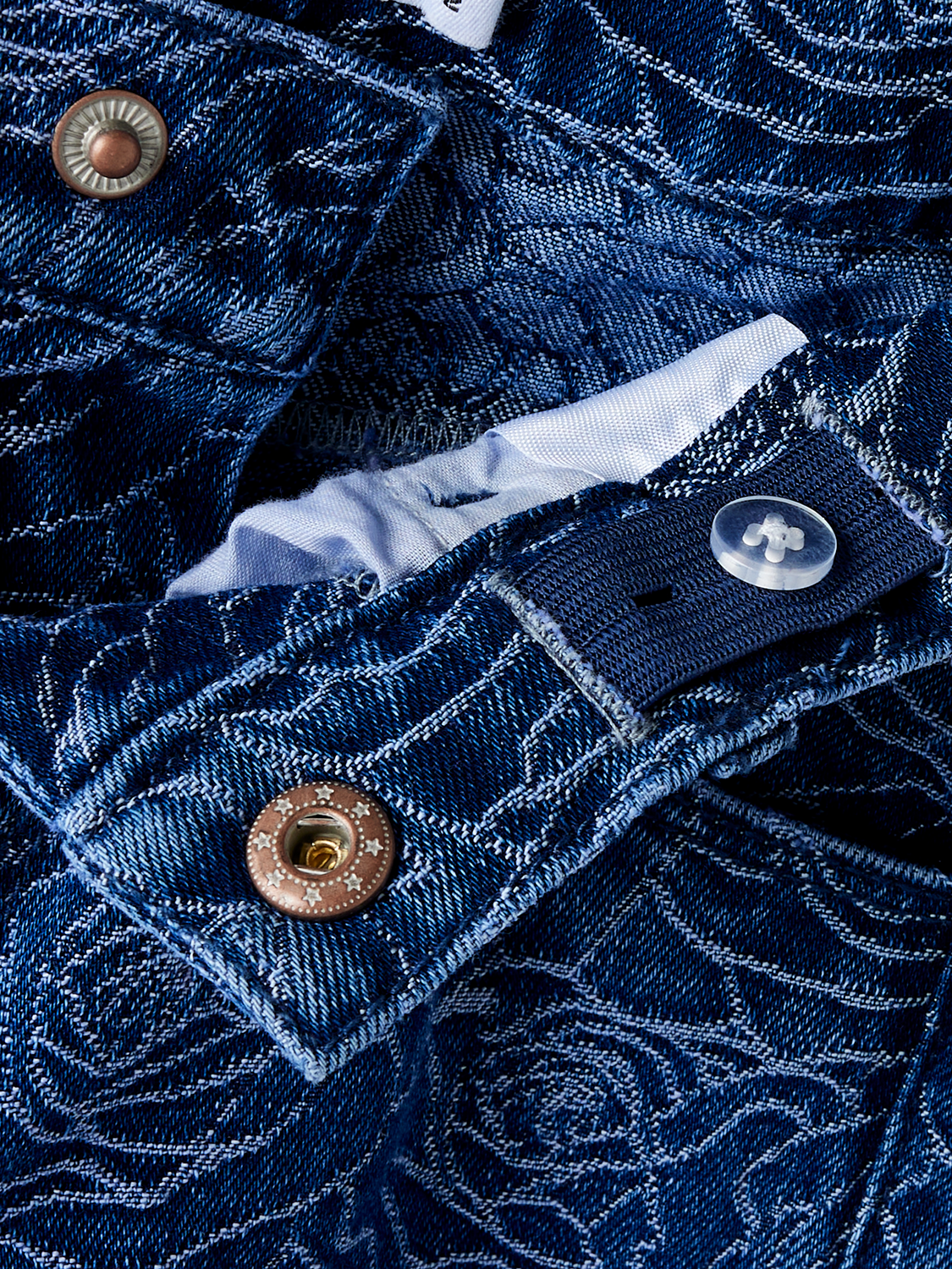 model_shot-front_full